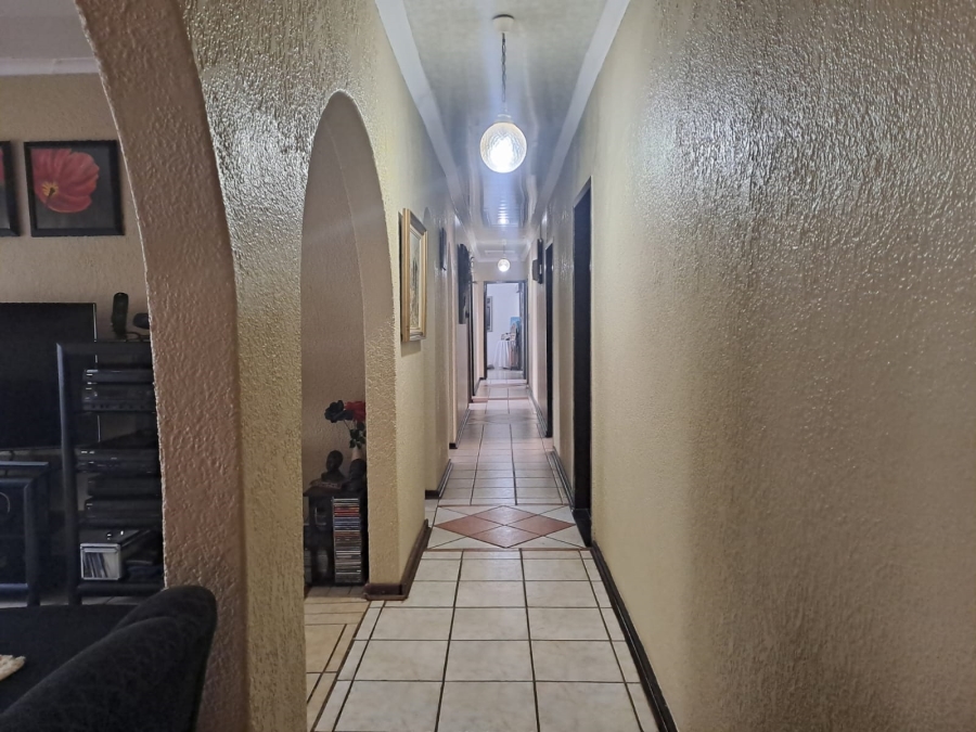 4 Bedroom Property for Sale in La Hoff North West